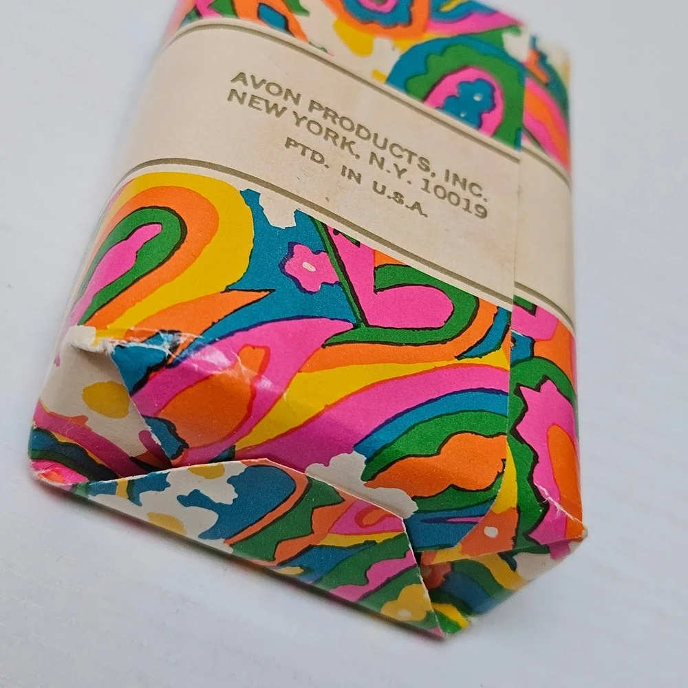 Vintage Avon Hawaiian‎ White Ginger Perfumed Soap 3oz Psychedelic Floral Wrap